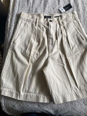 Banana Republic Cream Pleated High Waist Women’s Shorts